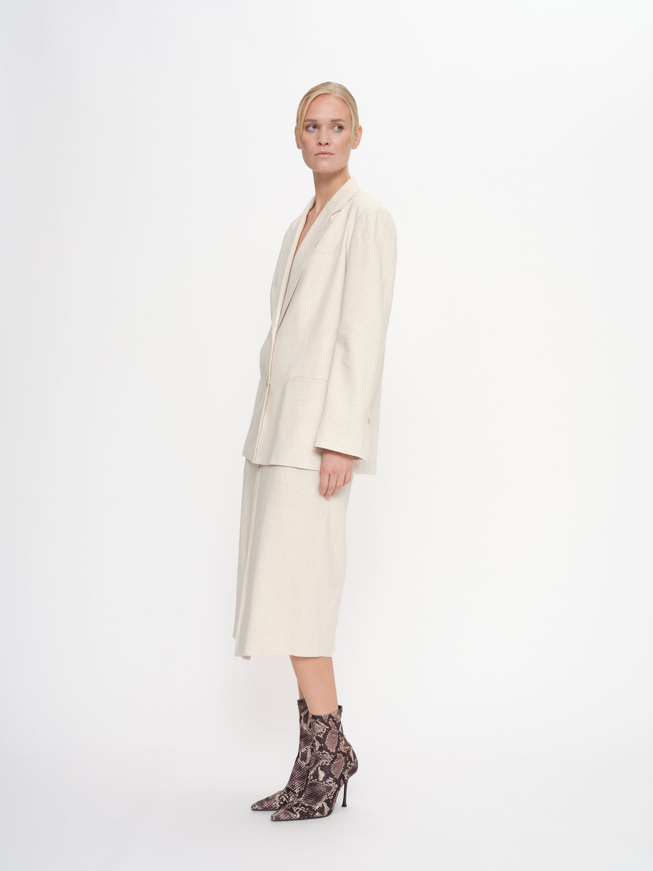 2NDDAY 2ND Harrum - Linen Blazer 130000 Moonbean