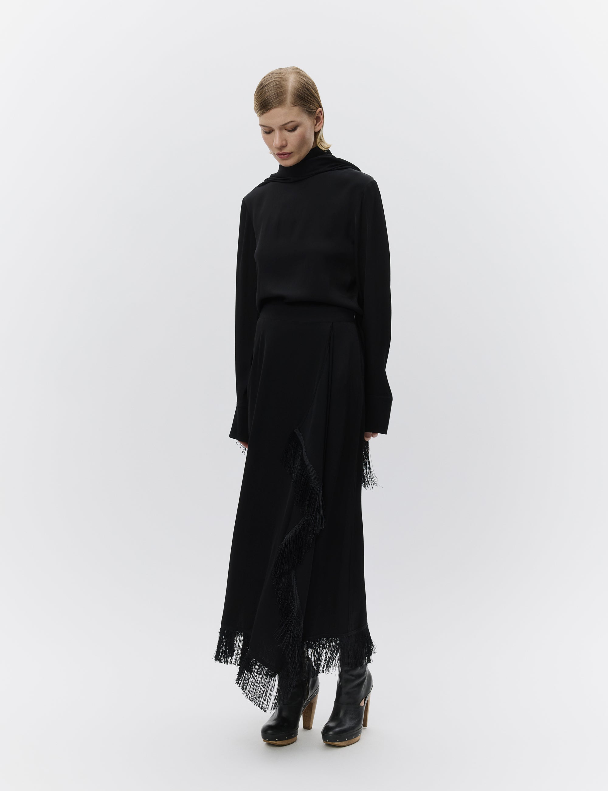 preloved購入　BLACK CREPE SKIRT CREPE KNIT POCKET MINI SKIRT - BLACK - Scanlan Theodore
