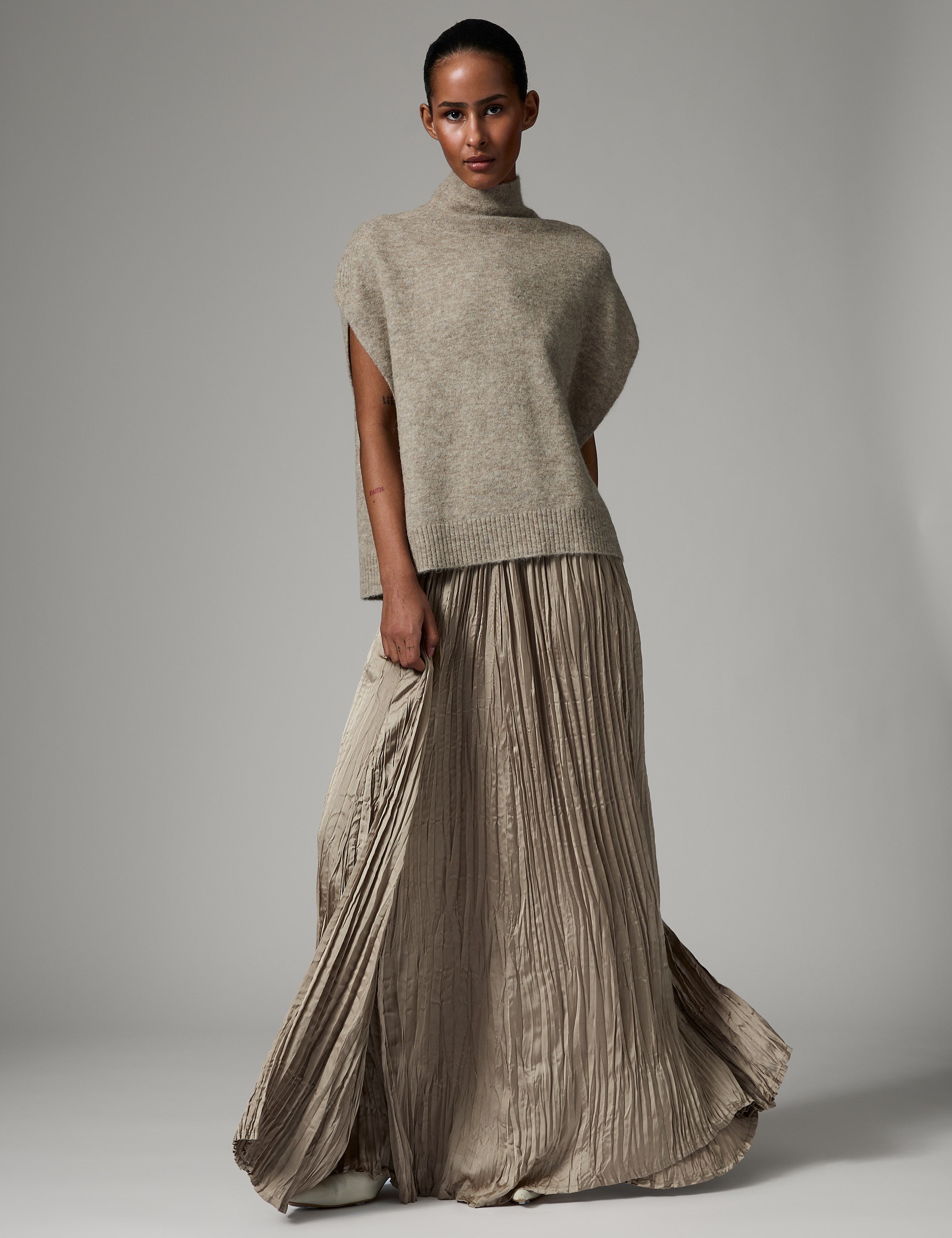 Tyra - Crinkled Surface - Skirt - COBBLESTONE